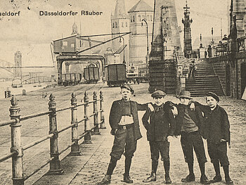 Kinder an der Unteren Rheinwerft